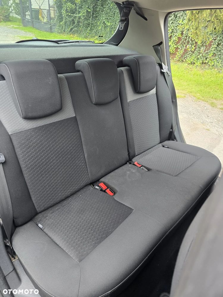 Renault Clio 1.2 16V 75 Expression - 11