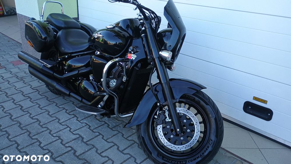 Suzuki Intruder - 10