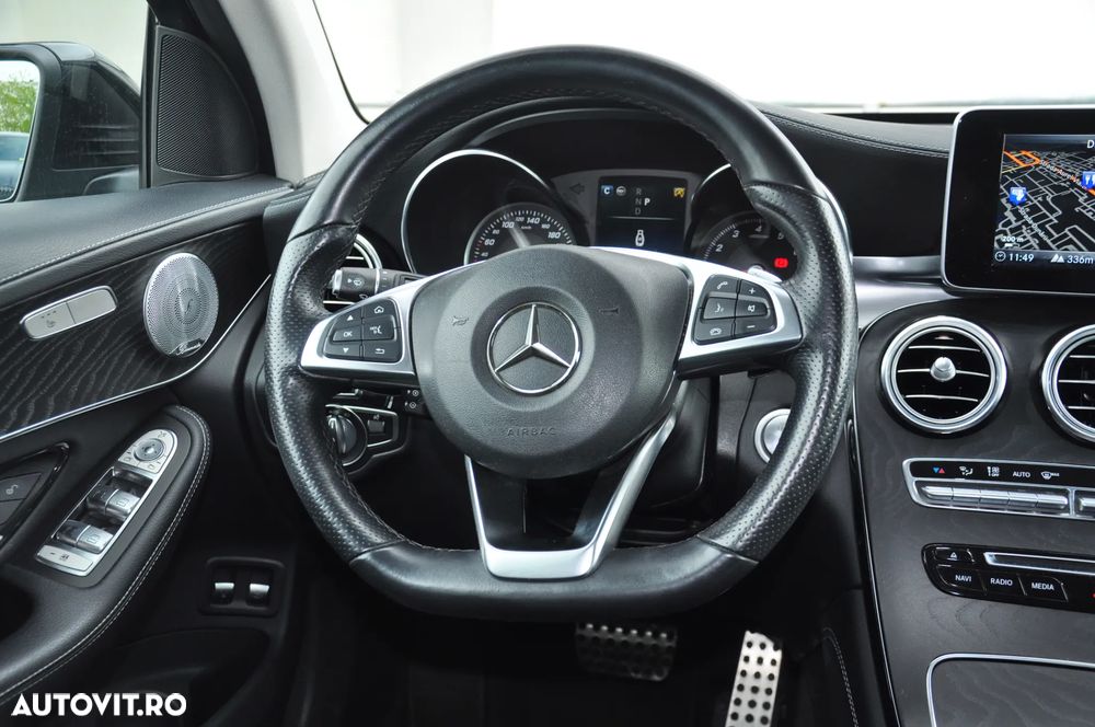 Mercedes-Benz GLC 250 4Matic 9G-TRONIC AMG Line - 23