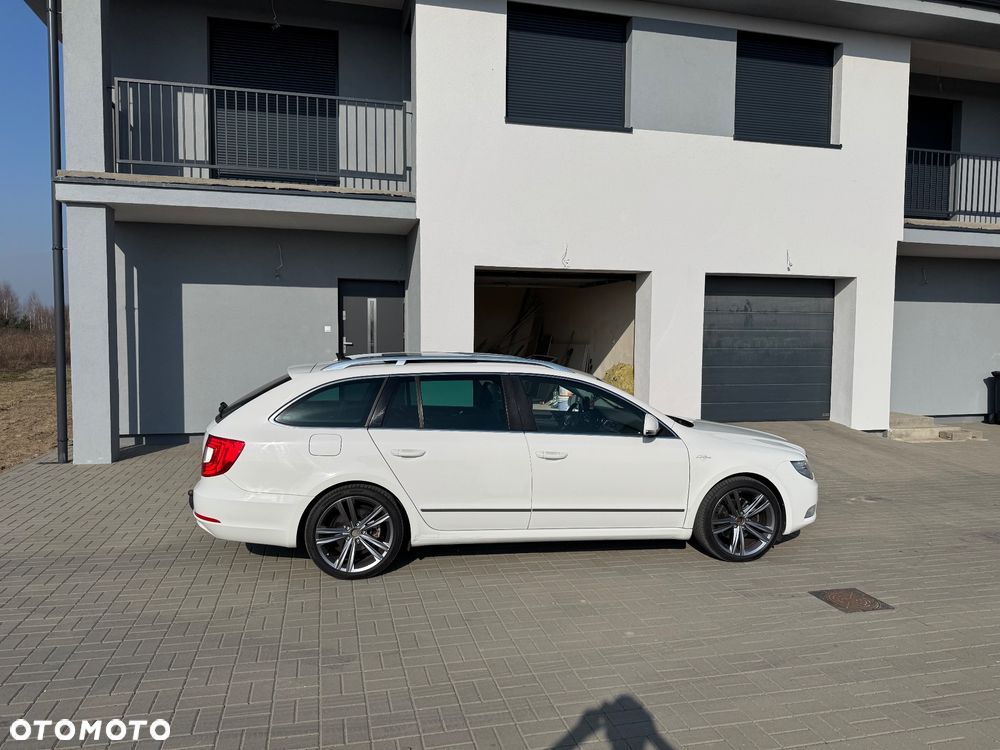 Skoda Superb 2.0 TDI L&K DSG - 24