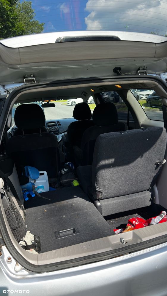 Mitsubishi Grandis 2.4 Intense (lea) - 23