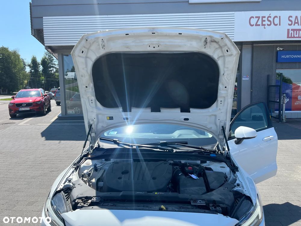 Volvo V60 B3 B Momentum Core - 27