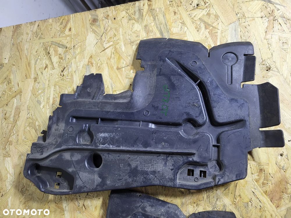 Kierownica powietrza lewa Peugeot 208 - 2