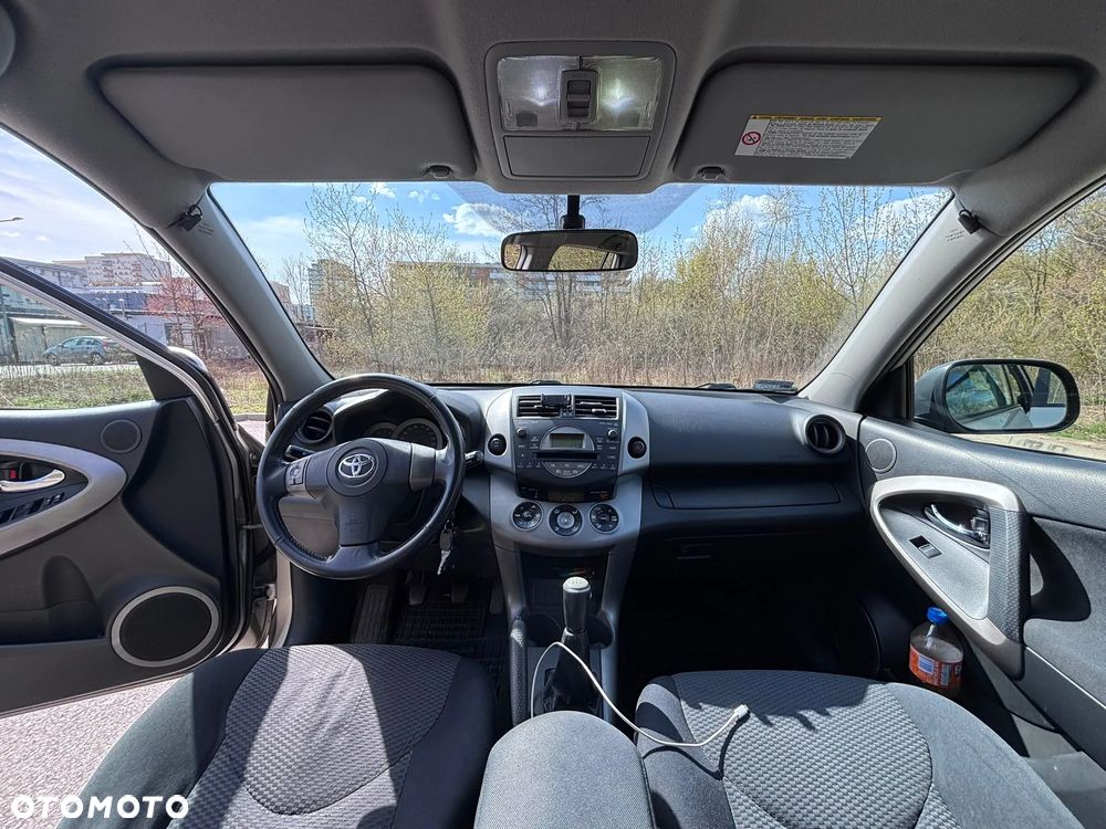 Toyota RAV4 2.0 VVT-i Sol - 11
