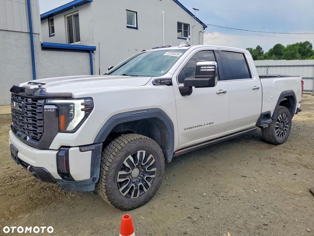 GMC Sierra - 2