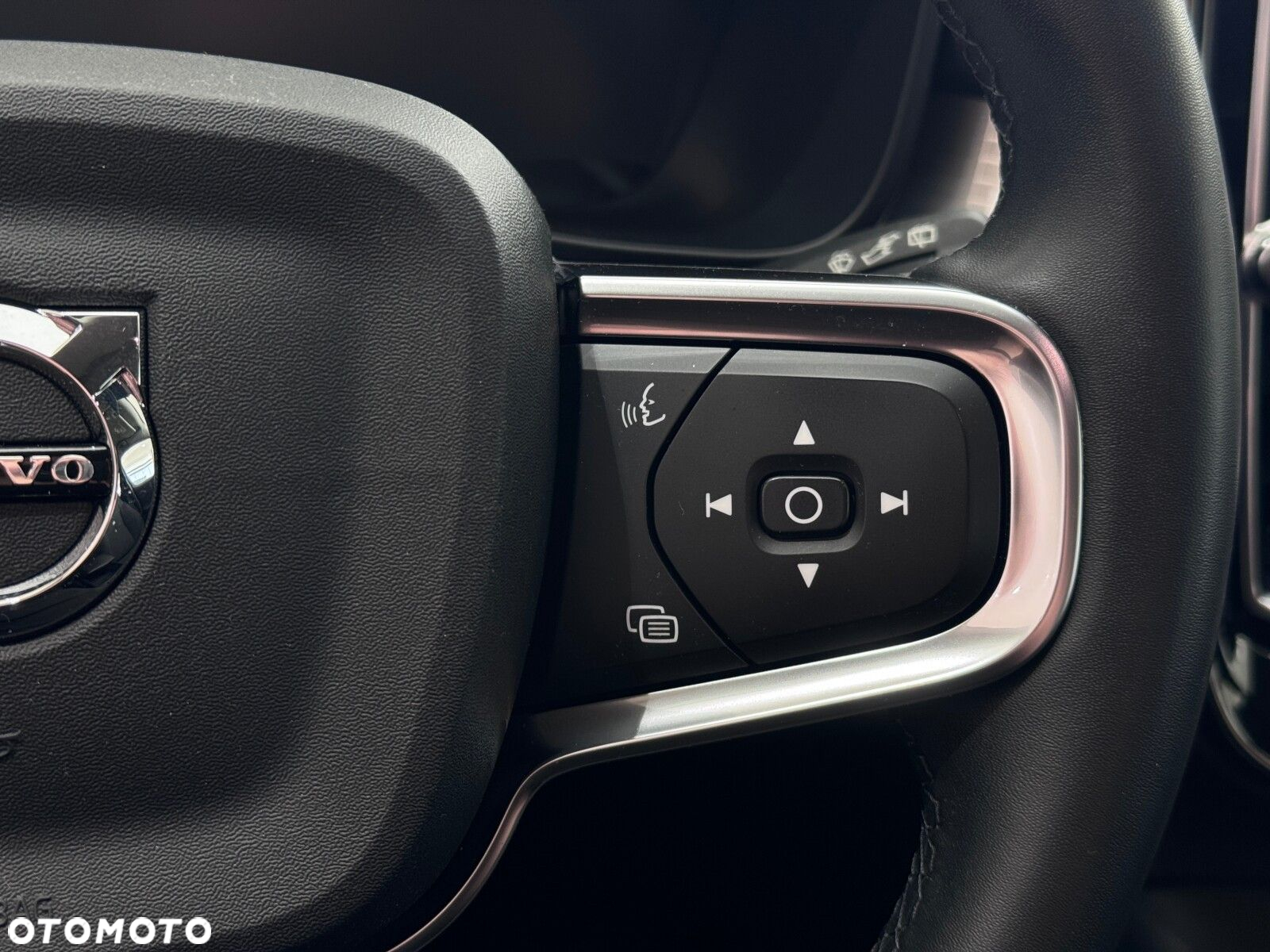 Volvo XC 40 - 24