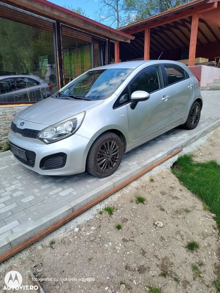 Kia Rio - 8