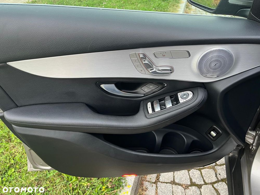 Mercedes-Benz GLC 300 4Matic 9G-TRONIC Exclusive - 28