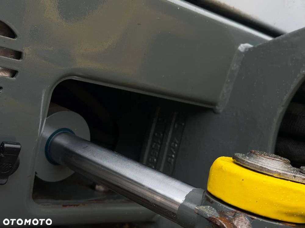 Wacker Neuson ET16 Minikoparka 2 tony. JAK NOWA 2018rok z Gospodarstwa Norweskiego 1190mtg. IGŁA! Rozsuwane hydraulicznie gąsienice. Dodatkowe sekcje Hydrauliczne. Silnik Yanmar 3 cyl. Aktualna DEKRA BMWT. Po serwisach! Ani deka luzów i wycieków. OKAZJA TANIO. Zadbana maszyna. 2 łyżki - 14