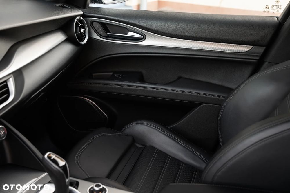 Alfa Romeo Stelvio 2.0 Turbo Veloce Q4 - 9