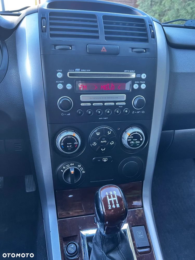 Suzuki Grand Vitara 2.0 De luxe - 11