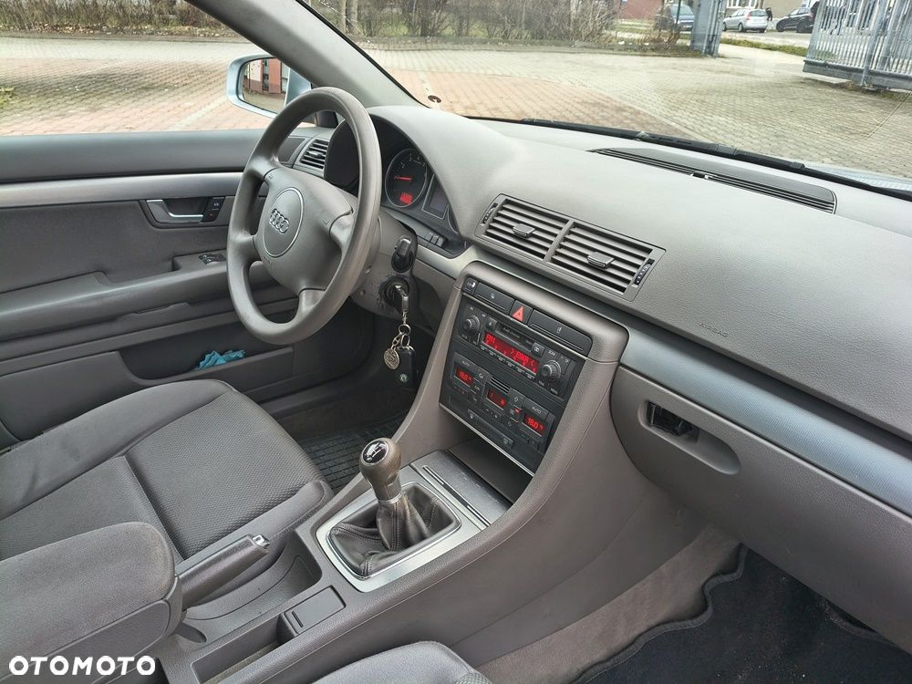 Audi A4 Limousine - 25