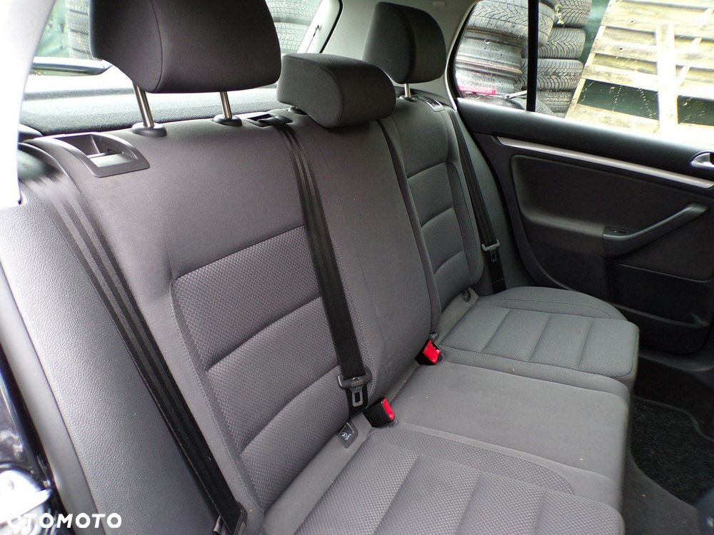 Volkswagen Golf - 23