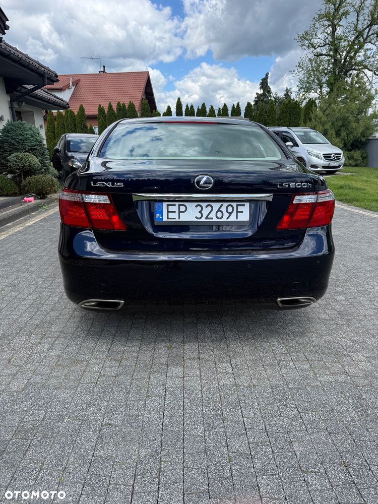 Lexus LS 600h - 10