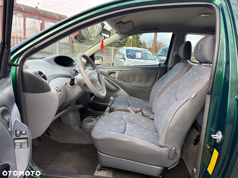Toyota Yaris 1.0 Base - 23