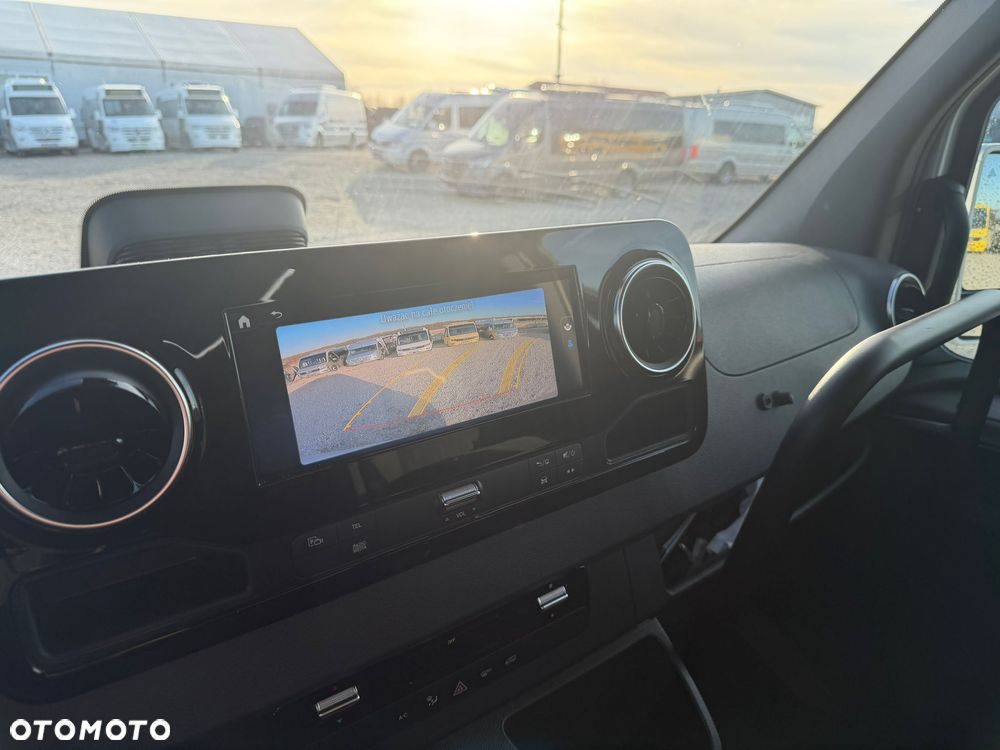Mercedes-Benz Sprinter 519 - 25