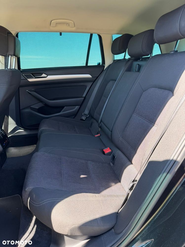 Volkswagen Passat 2.0 TDI SCR Comfortline - 13