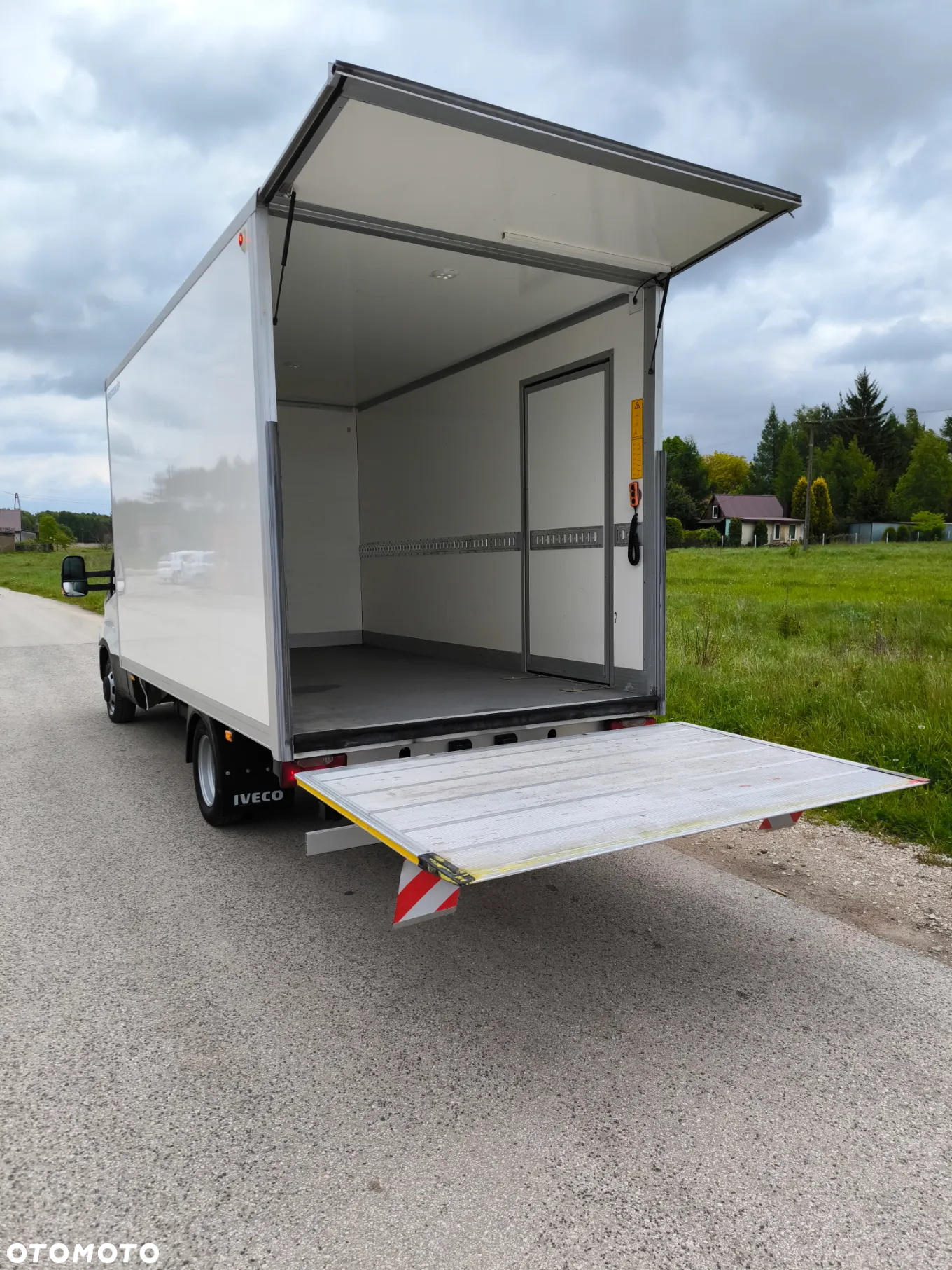 Iveco 35C17 Cena: 66500 zł netto Kontener Izoterma Klimatronic - 9