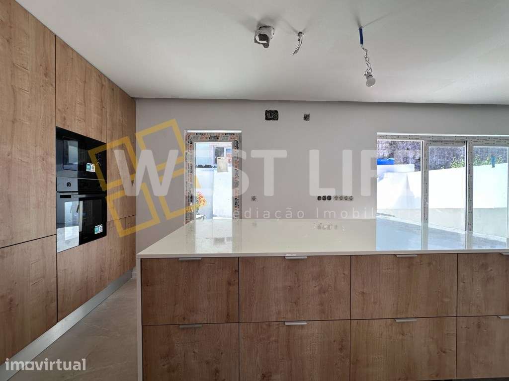 Moradia Independente T3 TOTALMENTE RENOVADA - Terraço e Logradouro ... - Grande imagem: 2/32