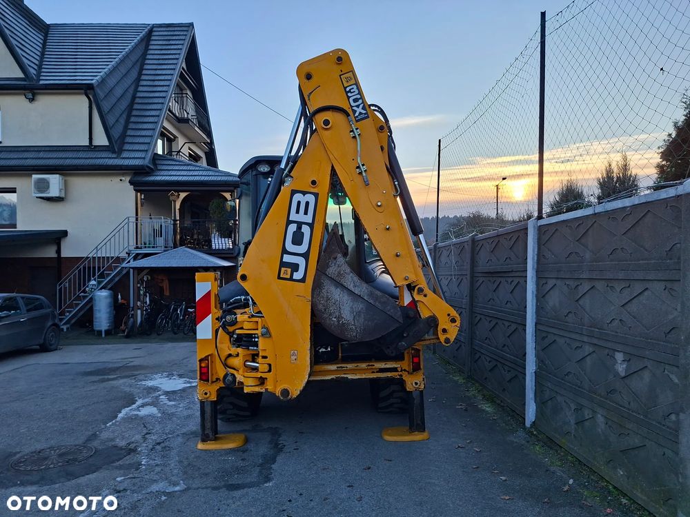 JCB 3 CX - 12