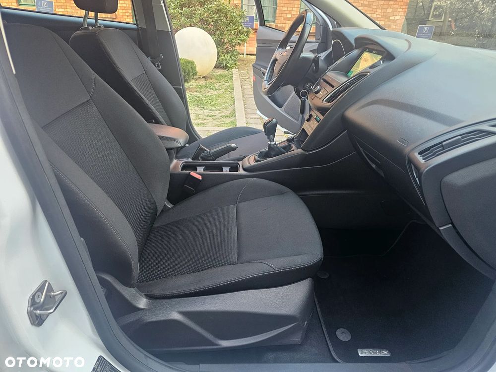 Ford Focus 1.5 TDCi DPF Start-Stopp-System Titanium - 11