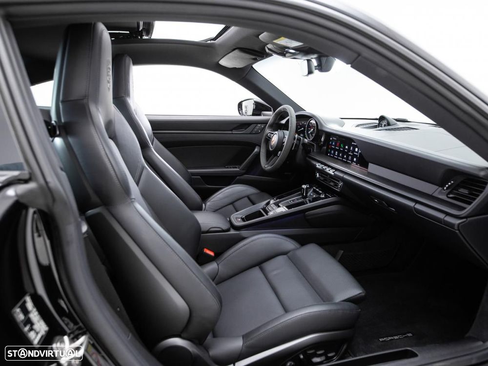 Porsche 911 (992) Carrera 4 GTS PDK - 9
