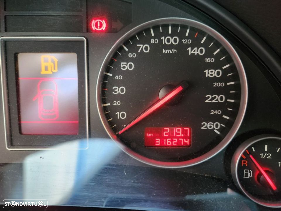 Audi A4 Avant 2.5 TDi V6 Sport - 16