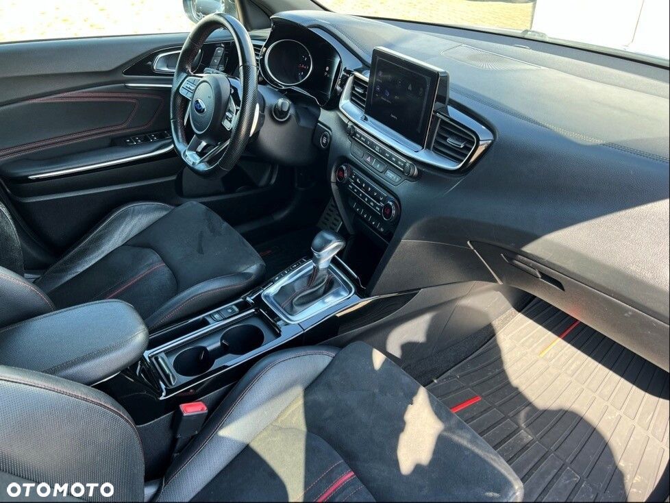 Kia ProCeed 1.6 T-GDI GT DCT - 32