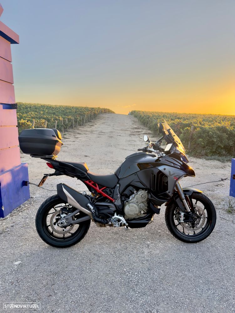 Ducati Multistrada V4 S - 1