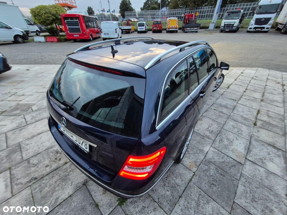 Mercedes-Benz Klasa C 200 T CGI Automatik BlueEFFICIENCY Avantgarde - 32