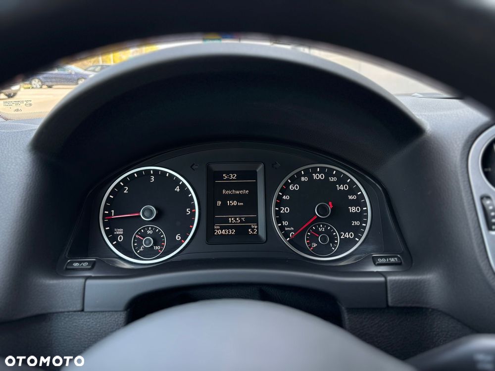 Volkswagen Tiguan 2.0 TDI DPF BlueMotion Technology Exclusive - 25