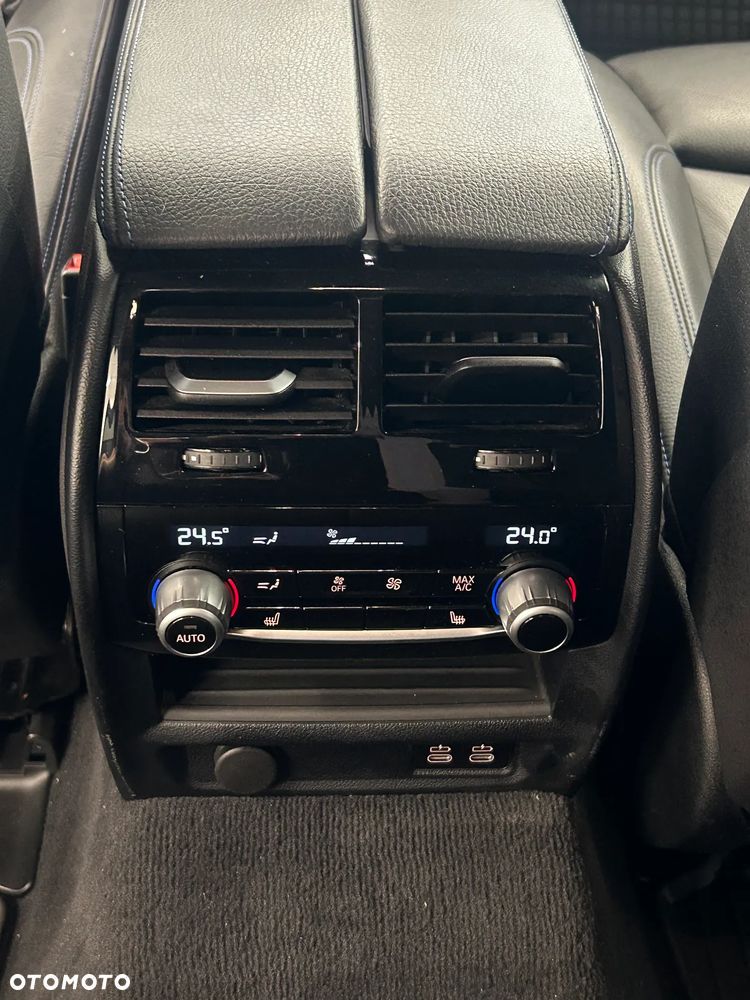 BMW Seria 5 520d M Sport - 32