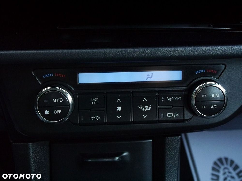 Toyota Corolla 1.6 Premium + - 24