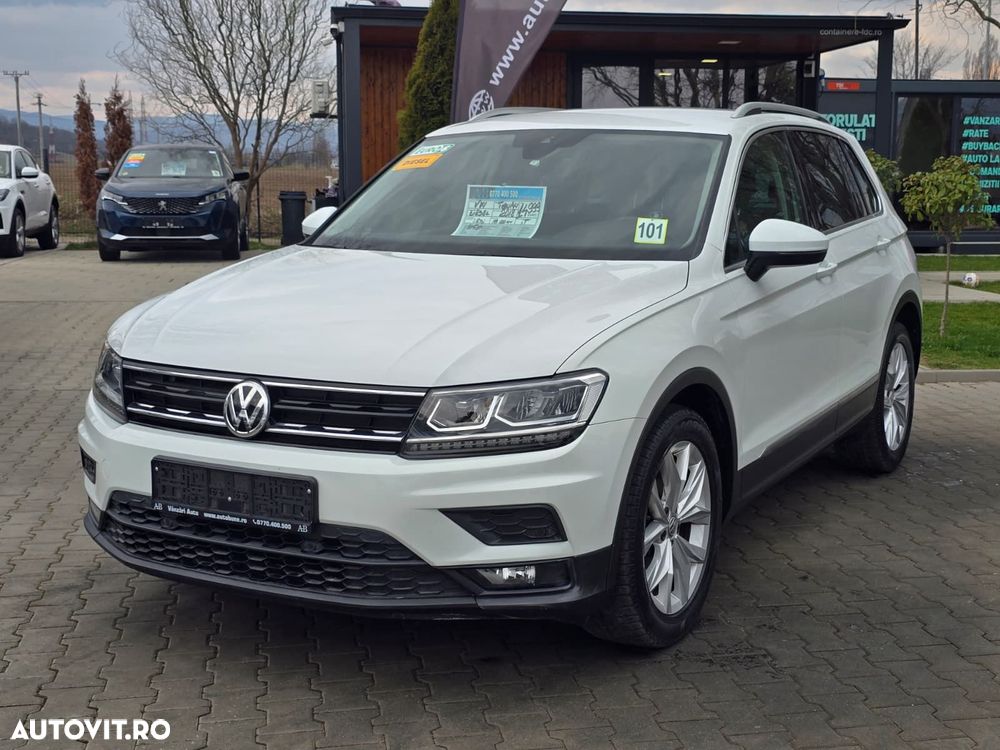 VOLKSWAGEN Tiguan