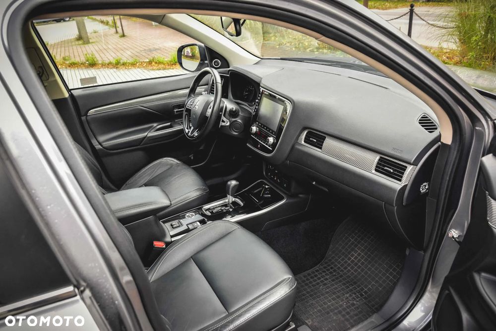 Mitsubishi Outlander 2.0 Intense + Navi 4WD CVT - 21
