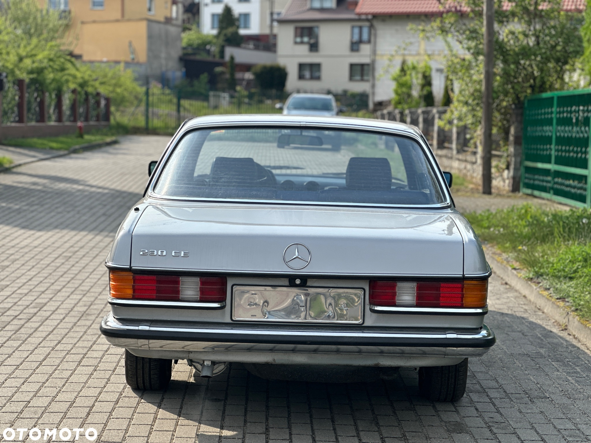 Mercedes-Benz W123 - 16