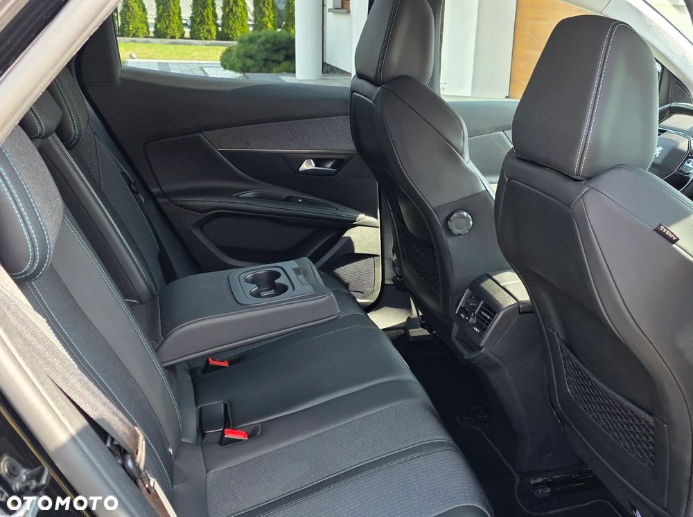 Peugeot 3008 1.5 BlueHDi Allure S&S EAT8 - 28