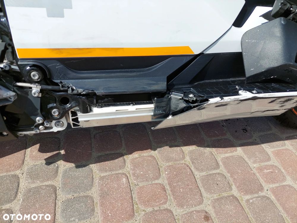 BMW CE 04 - 16