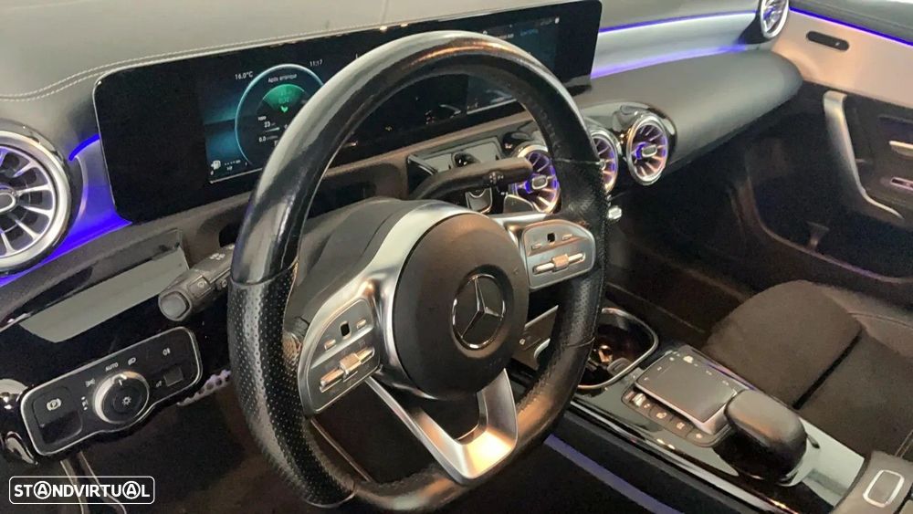 Mercedes-Benz CLA 250 e Shooting Brake AMG Line - 11