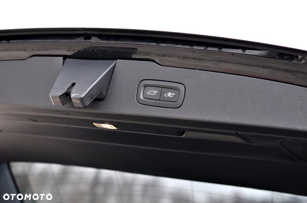 Volvo V60 T4 Geartronic R-Design - 18