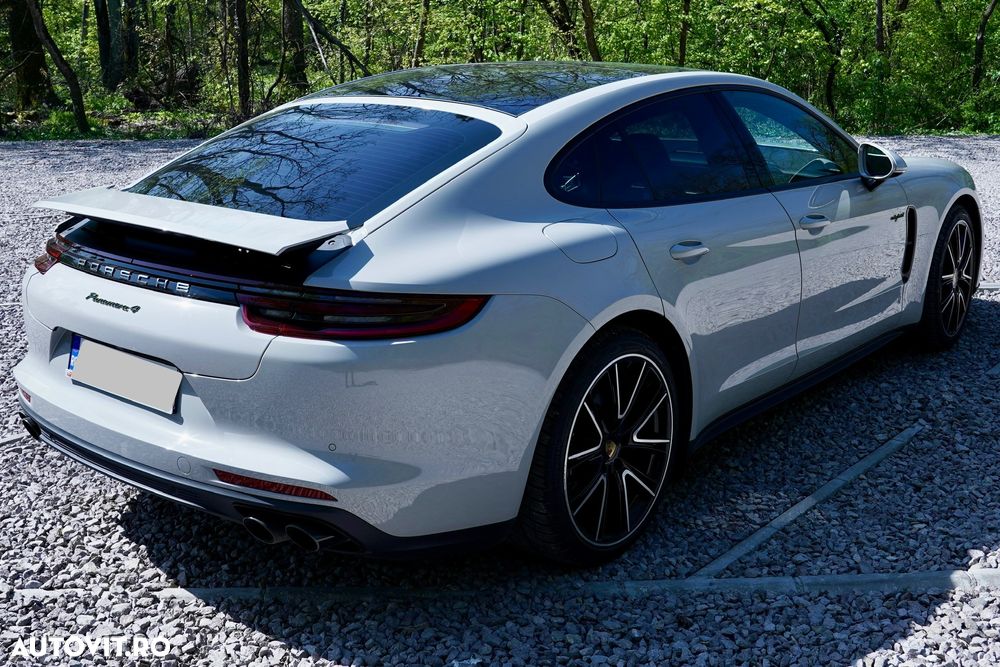Porsche Panamera 4 E-Hybrid - 8