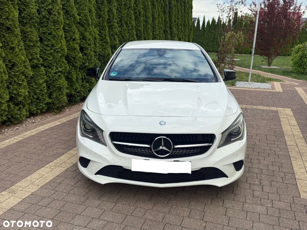 Mercedes-Benz CLA 180 7G-DCT - 10