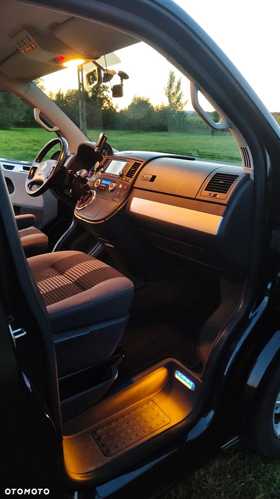 Volkswagen Multivan - 16