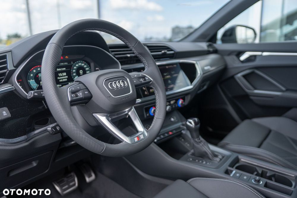 Audi Q3 Sportback - 13