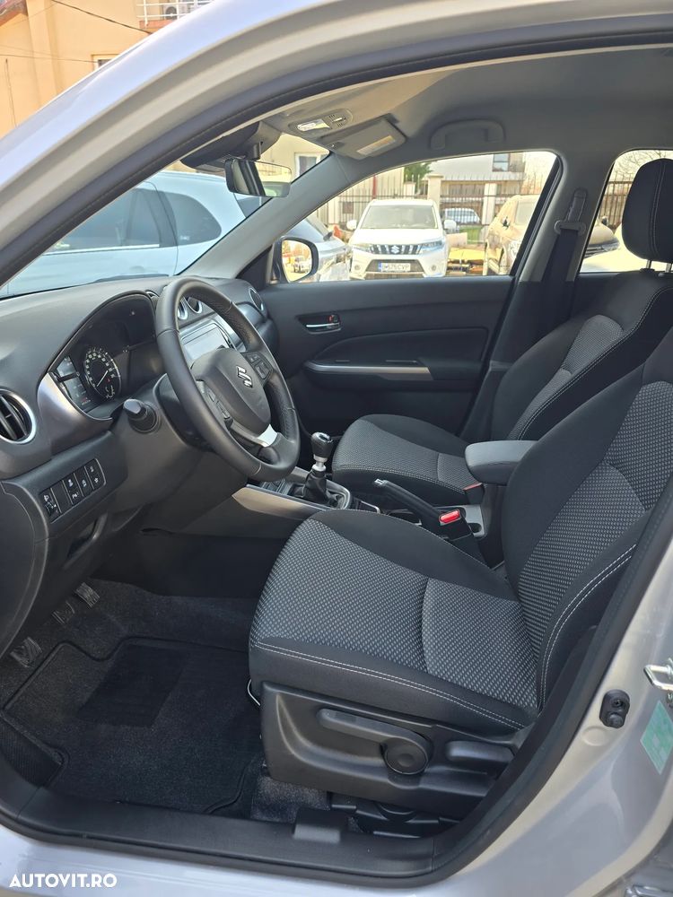 Suzuki Vitara 1.4 Boosterjet MHEV Passion - 11
