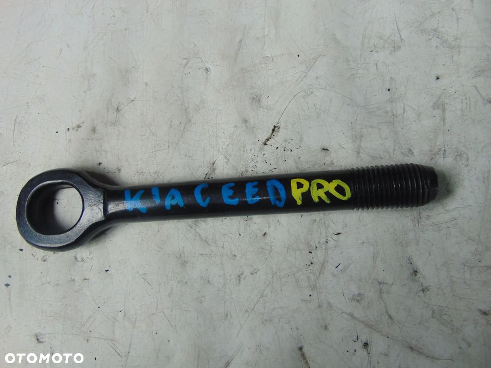 Ucho holownicze kia pro cee'd 08r - 2