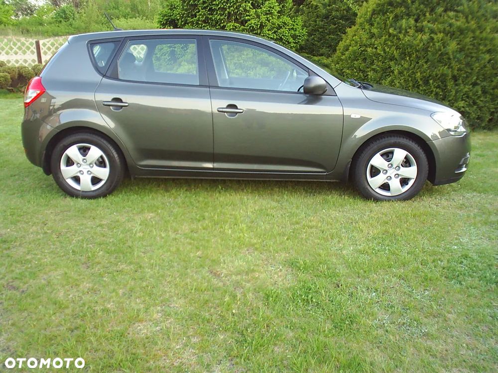 Kia Ceed 1.4 S Euro2012 - 19