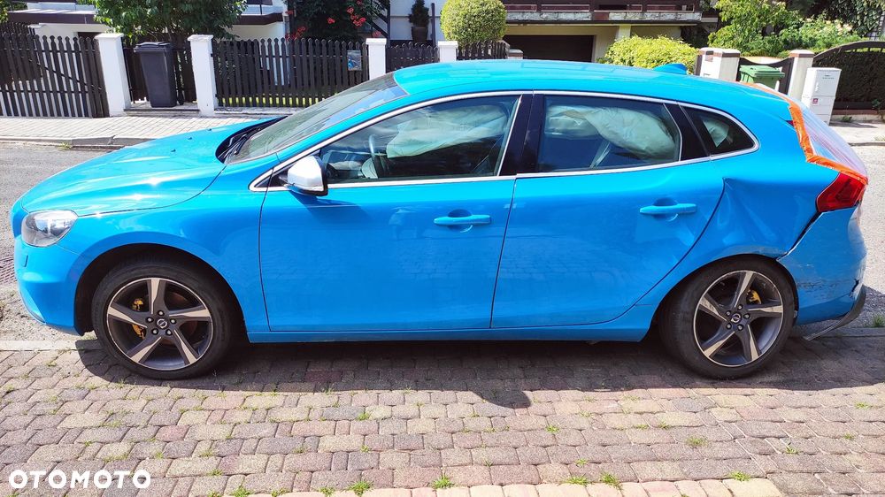 Volvo V40 D2 R-Design - 3