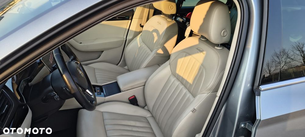 Skoda Superb 2.0 TSI 4x4 L&K DSG - 9