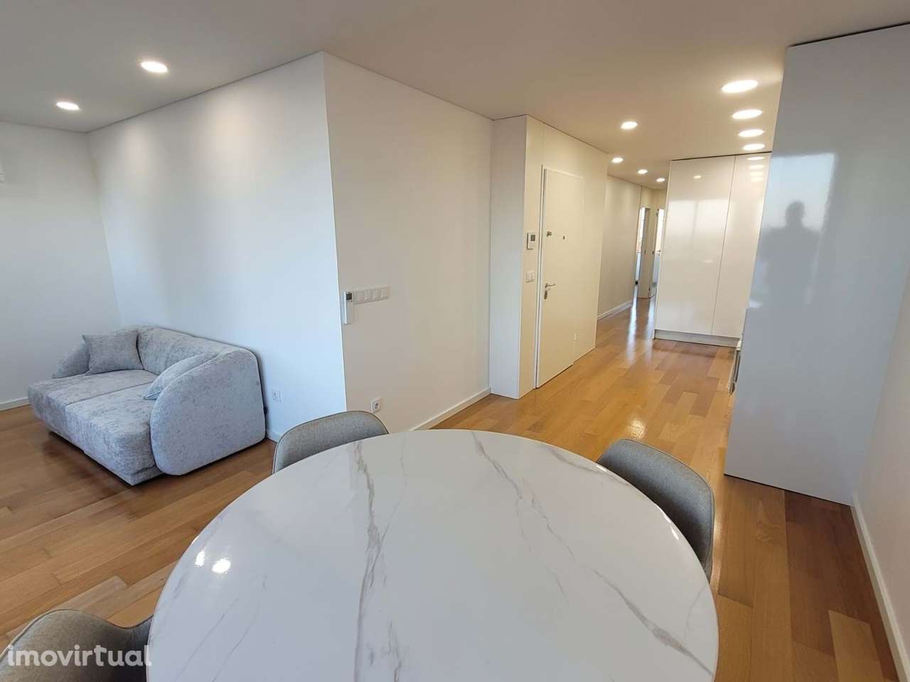 Apartamento T2 Penthouse c/ Varanda e Garagem | Av. Boavista - Grande imagem: 4/21